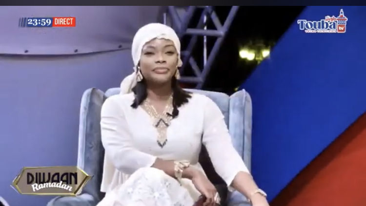 Mame Coumba de l’émission confidence…atterrit à Touba Tv