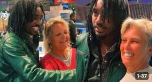 (Vidéo) – Waly Seck en toute complicité avec des fans toubab…