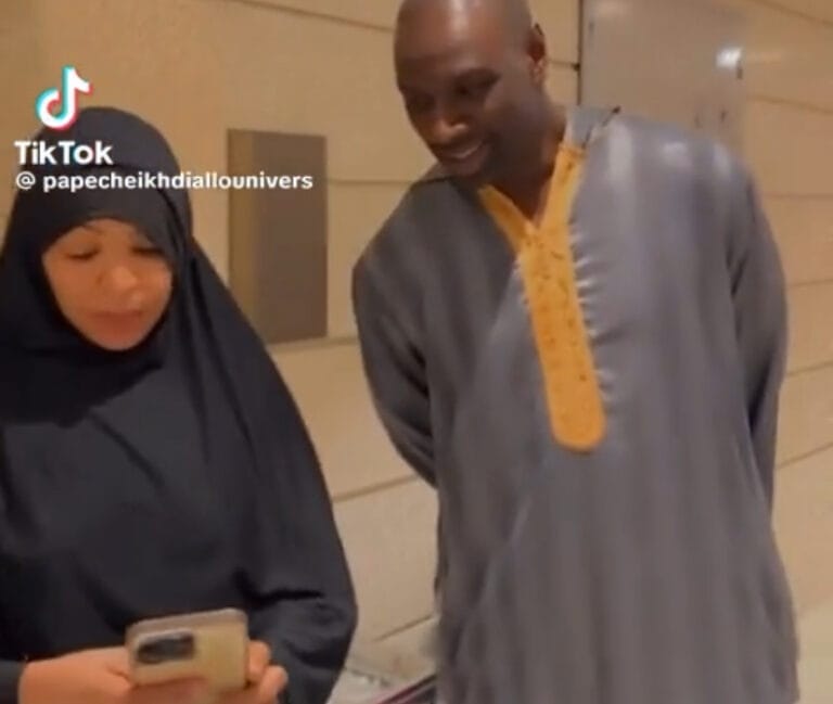 (Vidéo) : A La Mecque, Viviane rencontre Omar Sy