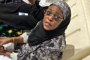 La Mecque : La pause spirituelle de Marième Faye Sall avant la transition présidentielle
