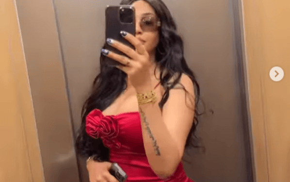(Vidéos) : Adja Diallo fatale en robe rouge