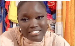 Moquée par ses followers et Adja Diallo, Mamy Cobra dérape dans son live