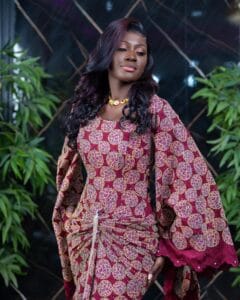 (Photos)- Élégance Korité : Dieyla resplendit dans une tenue raffinée”