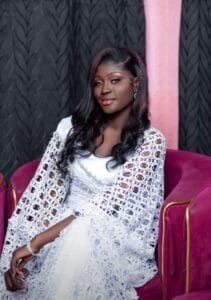 Korité 2024 : Dieyla Gueye rayonne en blanc dans son deuxième sagnsé.