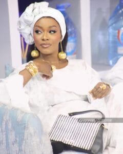 ( 05 photos) : Bijou Ndiaye Tfm resplendissante en blanc