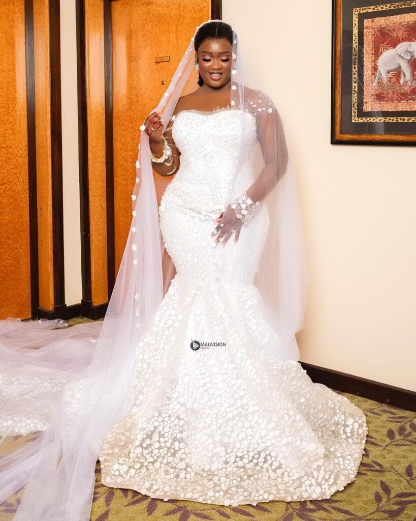 Mariage Maman Aziz: Admirez sa belle robe de mariée (Photos)