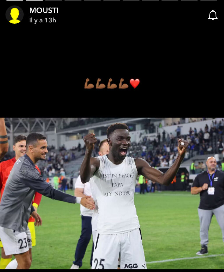 (02 photos) : Moustapha Name rend hommage à son « goro » décédé après son match