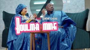 (Clip officiel) : Djiby Dramé et Maman chérie dévoilent « Boulma Mine »