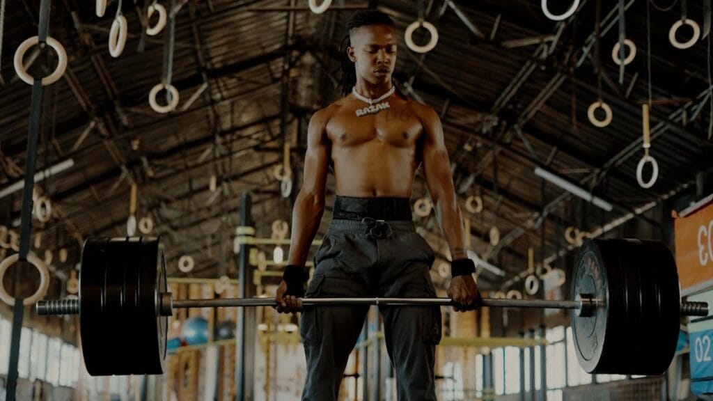 HERO, la nouvelle video de Wizzy Kana