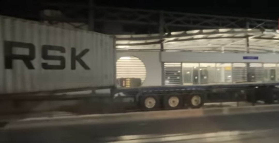 (Vidéo) – Gare Brt de Khar Yalla : Un camion fait une sortie de route et écrase…