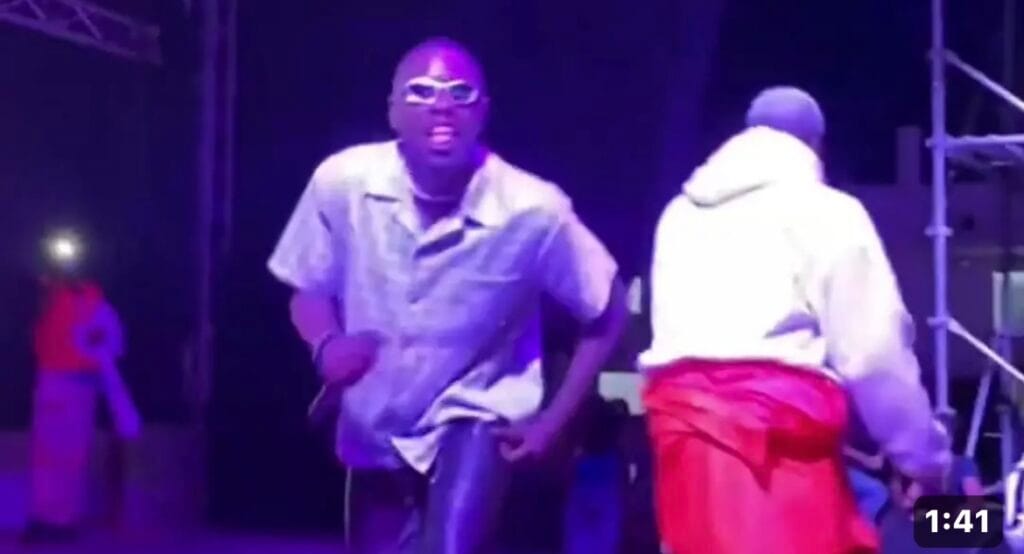 (Vidéo) – Le freestyle jamais vu de Ngaaka Blindé à Saint-Louis.