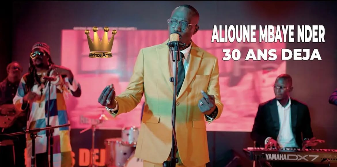 (Clip officiel) – Alioune Mbaye Nder résume ses 30 ans de carrière musicale en 29 mins.