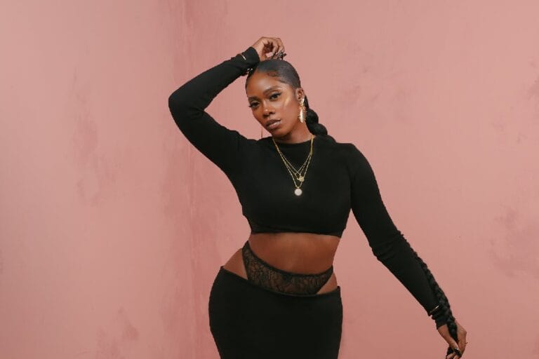 « J’ai été empêchée de me produire à cause d’une tenue indécente » – Tiwa Savage