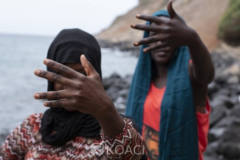 Lesbi@nisme : Maria et Fatou cachent leur relation pour leur sécurité
