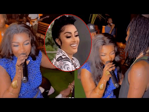 Le sourire de Wally Seck, lorsque Mia Guissé lui demande : »Wakhma koula mom »