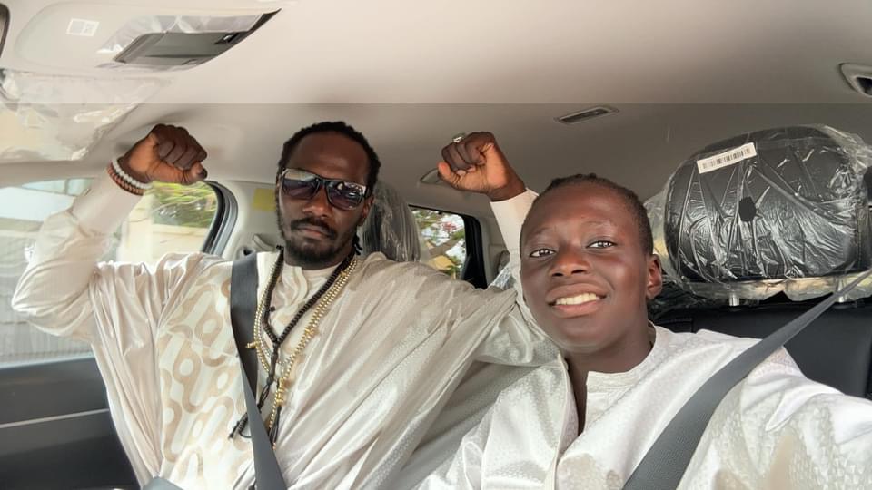 Tabaski 2024 : Carlou D en toute complicité avec son fils