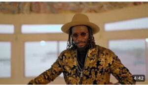 (Vidéo) : Carlou D dévoile son clip «Njuuj Njaaj »