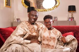(04 photos Tabaski : Pape Diouf et son fils élégants en deux grands boubous