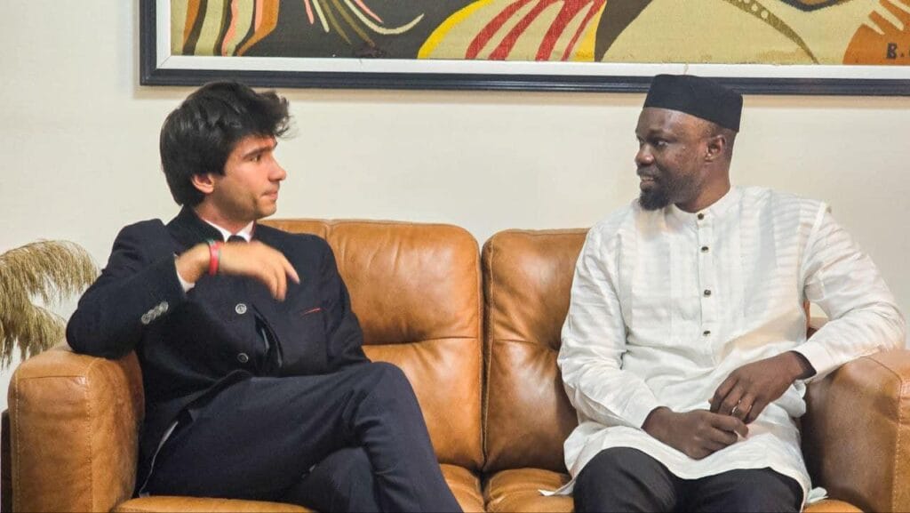 Inédit : Le Premier ministre Ousmane Sonko rencontre pour la première fois Juan Branco