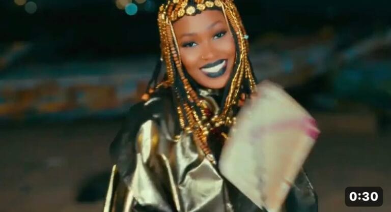 (Teaser) – Moustapha Nael annonce un nouveau clip, « AB LEBU ».
