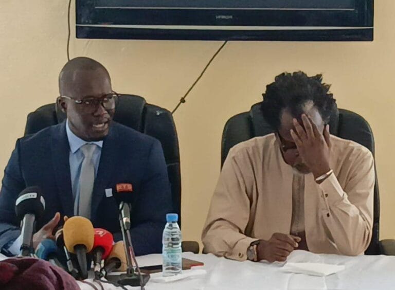 Passation de services au Soleil : Yakham Mbaye demande pardon lors de son départ et exprime ses regrets…