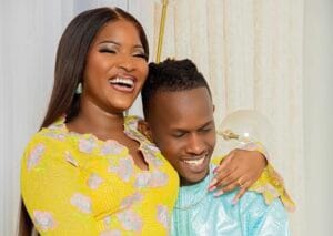 (Photo) – Tabaski 2024 : Samba Peuzzi et sa femme s’affichent tout heureux.