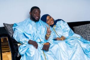 (Photos)- Eumeu Sene et sa deuxième femme clôturent la Tabaski avec des sagnsés à couper le souffle.