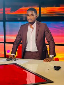 Classe et chic, le présentateur El Habib Mvp charme ses followers