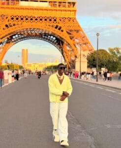 (Photos)- La promenade de Dj Kheucha à la Tour Eiffel