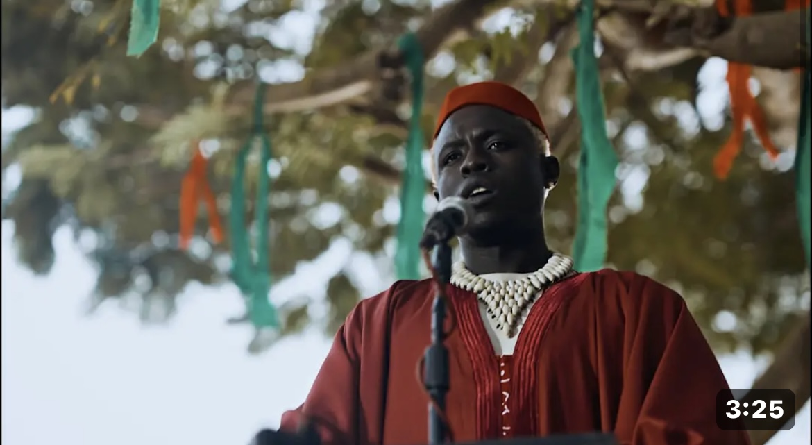 (Clip officiel) – « Dakar », le nouveau clip de Ngaaka en feat avec Ndeye Diouf.