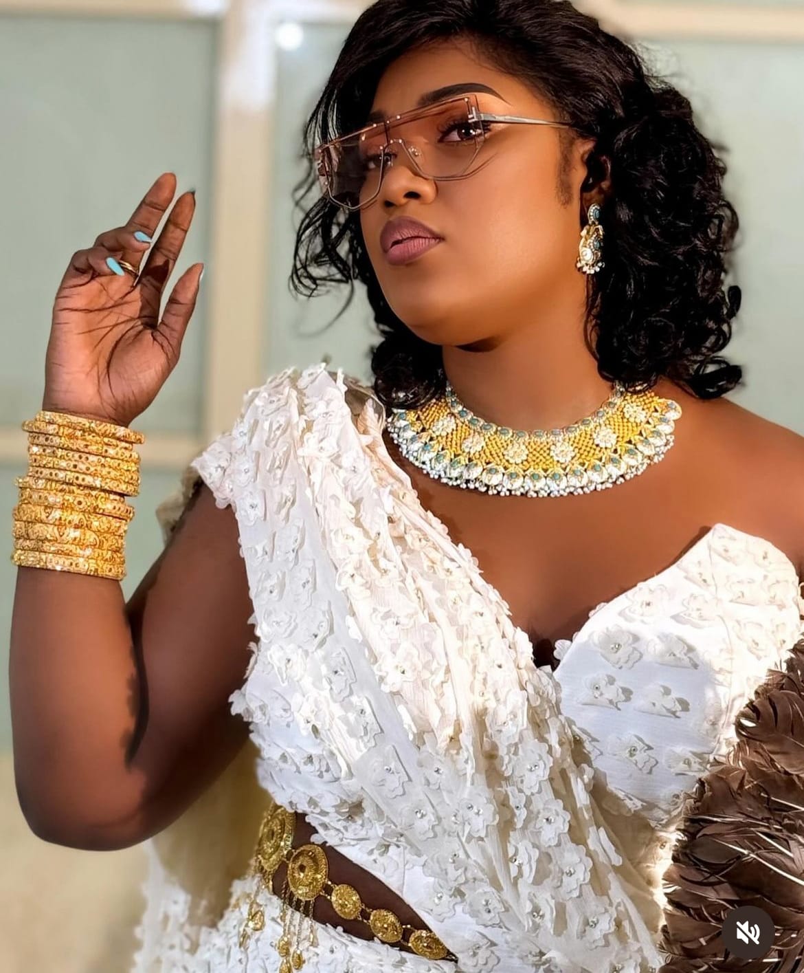 (Photos)- La nouvelle silhouette de Bijoux Ngoné fait sensation au mariage de Zeyna