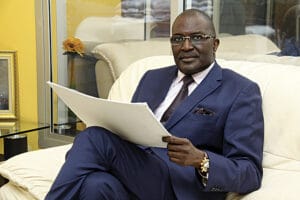 Justice : Babacar Ngom a été condamnée à payer 15 millions FCFA à la société…