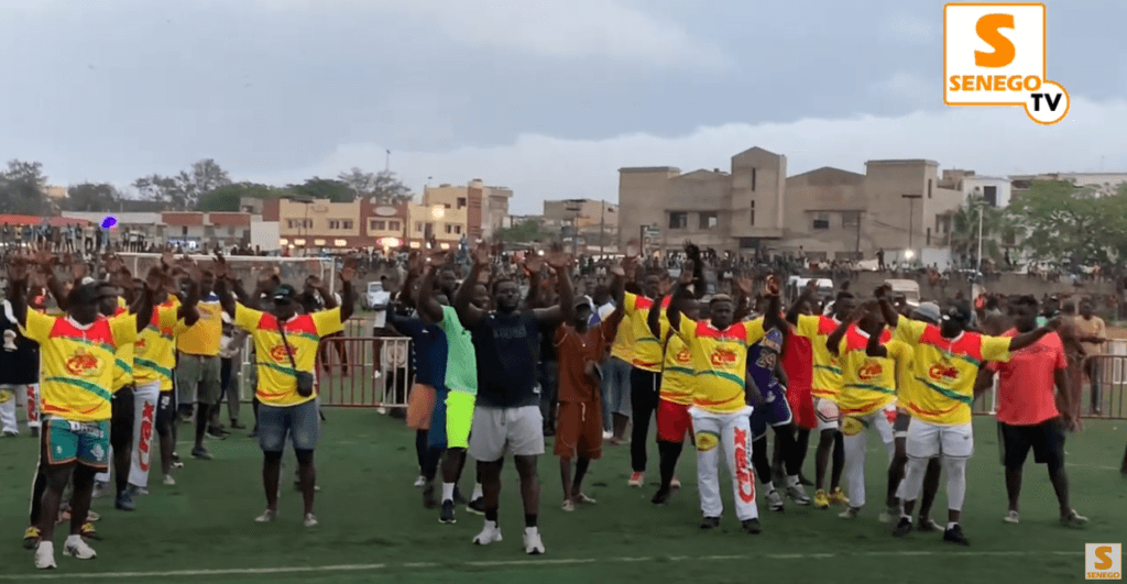 Balla Gaye 2 enflamme le Stade Amadou Barry avec son nouveau «Touss»