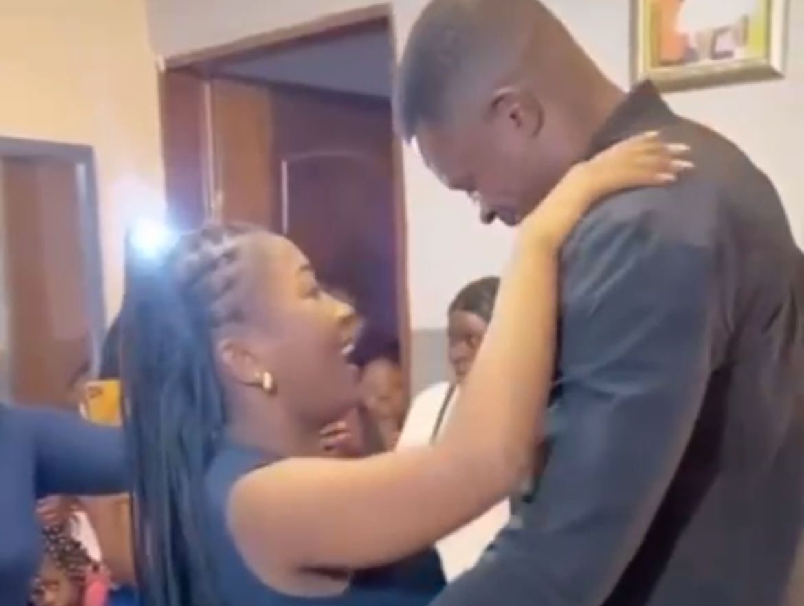 (Vidéo)- Demande en mariage : La chanteuse Rema Diop a dit un grand OUI à son futur mari