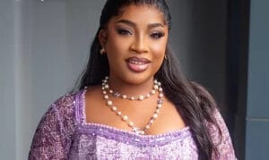 Vénus, la fille de Youssou Ndour séduit ses followers en mauve