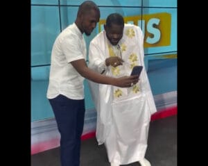 (Vidéo) : De retour à la Tfm, Pape Cheikh accueilli comme un roi
