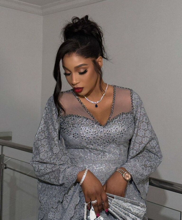 (04 photos) : Mouna, la niarel de Cheikhou Kouyaté sublime en gris souris