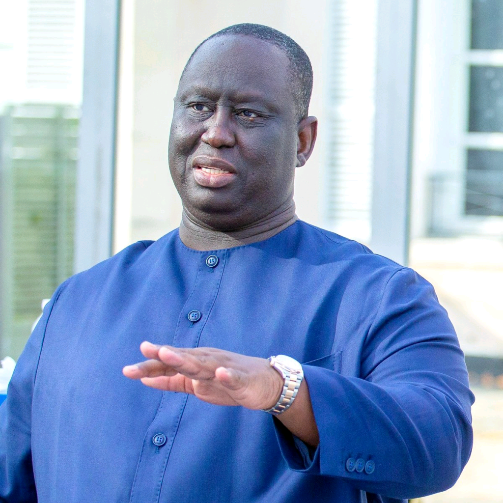 Débat sur le port du voile – Alioune Sall alerte : » Soyons prudents « 
