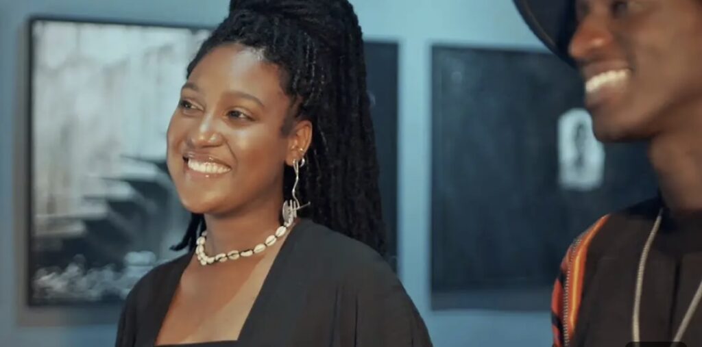 (Clip officiel) – La chanteuse Amira Abed tape fort avec « Lima Neex »