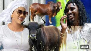 (Vidéo) – Magal 2024 : Sokhna Aïda offre des bœufs à Wally Seck…