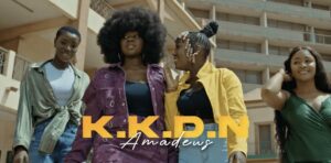 (Clip officiel) – « Keneen Ku mu DooNoon », le nouveau clip de Amadeus.