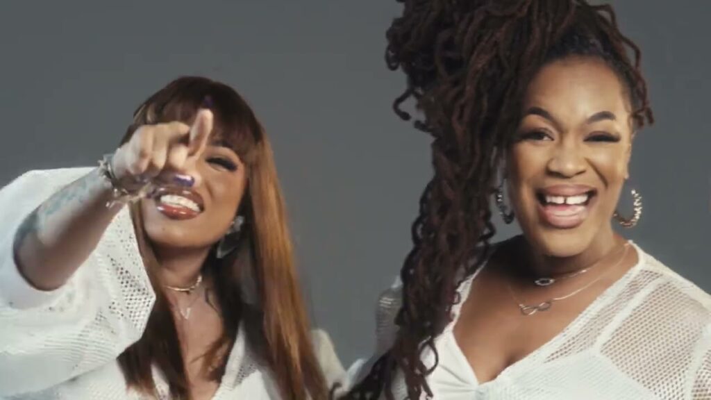 Blanche Bailly dévoile le clip de « Superwoman » en featuring avec Josey