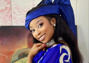 (photos)- Élégance et tradition : Adiouza rayonne en ce vendredi saint