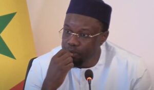 Administration: « Tu vois quelqu’un qui perçoit un salaire et qui ne vient jamais au bureau », Sonko
