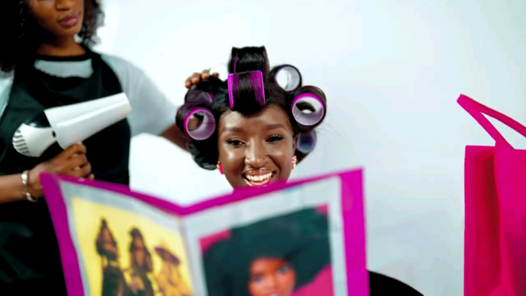 Teaser : Binetou Sen p&rsquo;tit Gallé annonce le clip de « Binetou Lepp Yow »