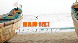 (Vidéo) – Akhlou Brick dévoile le teaser de son clip « Mbekté Baye »