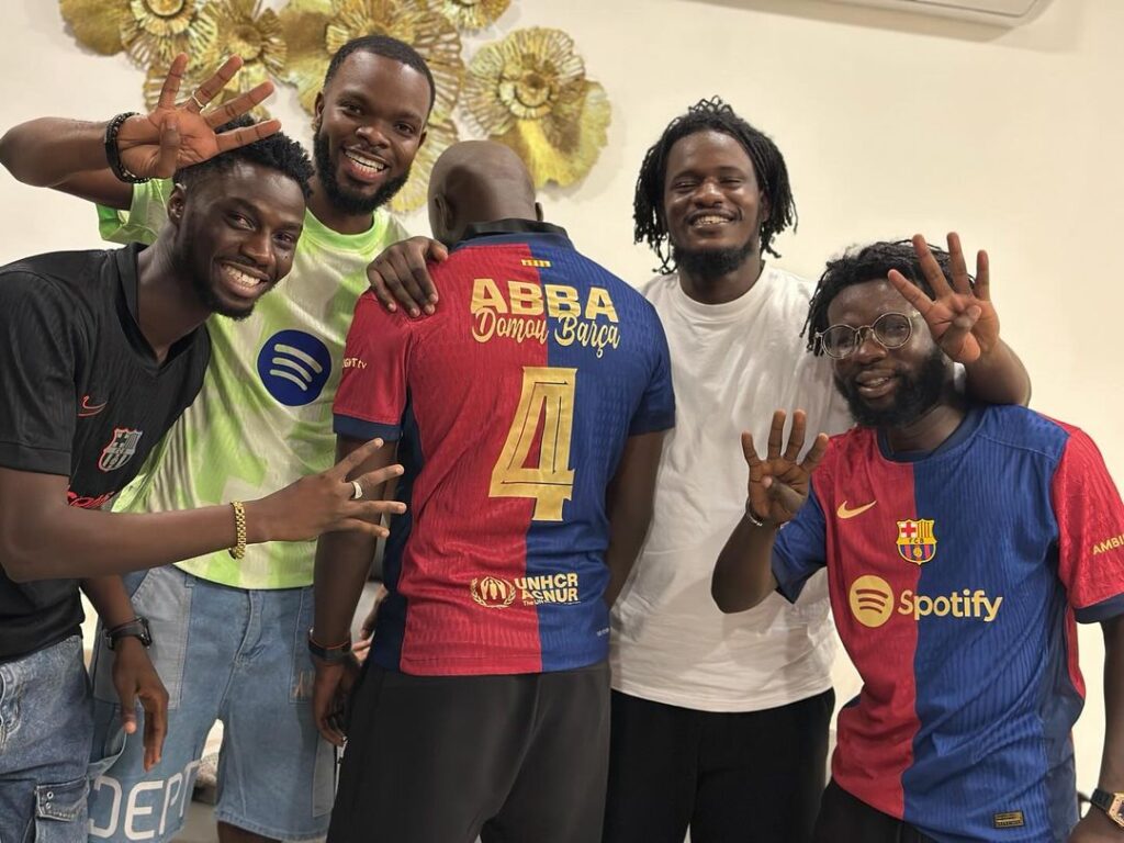 (04 photos) Abba No Stress moqué par Momo Wade après la défaite de Réal sur Barçà