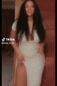 (Vidéo)-Admirez la fente très osée d’Adji Sarr dévoilant ses belles cuisses