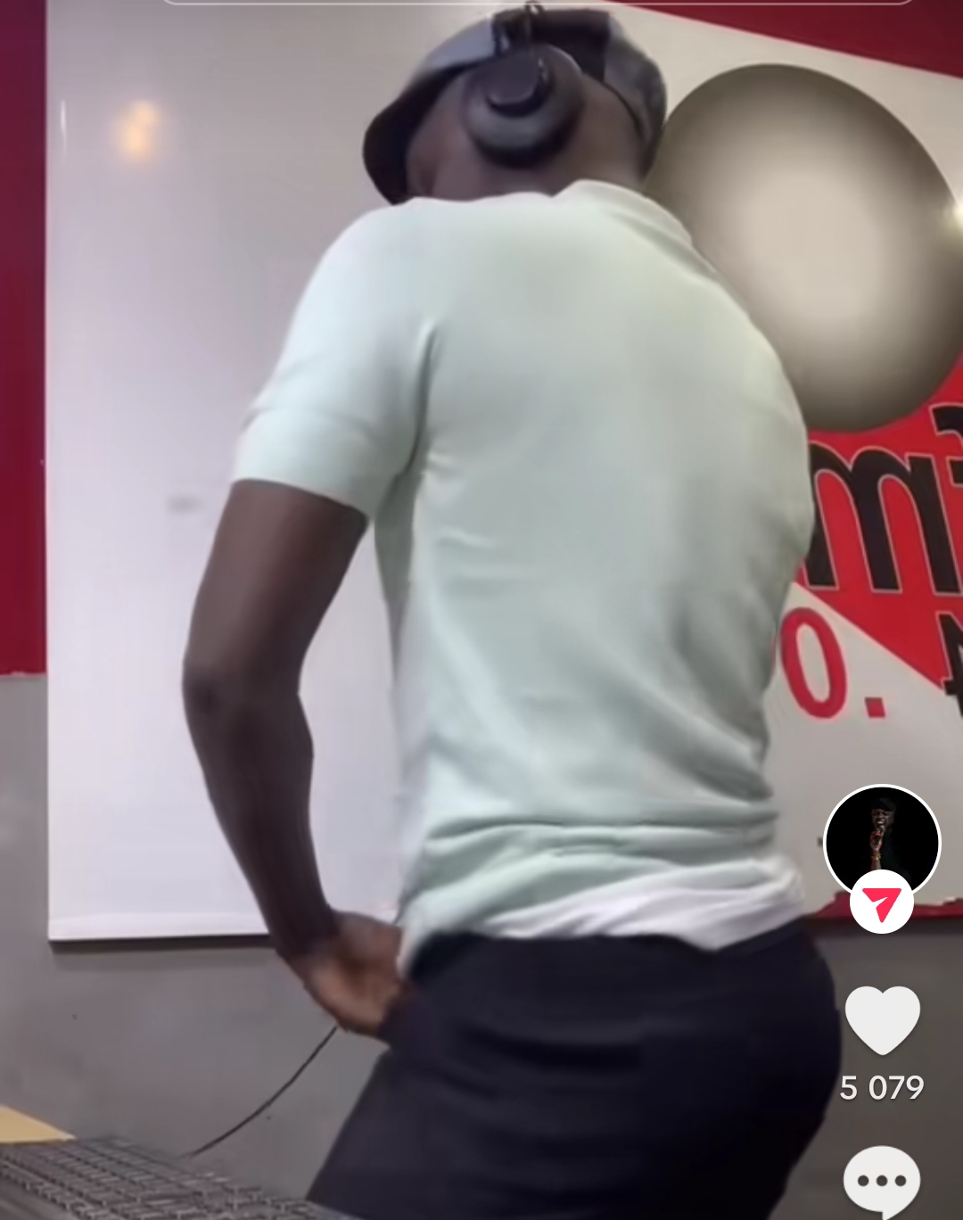 Leumbeul : Abba amuse la toile après la victoire du Sénégal