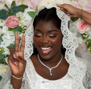 (Photos)-Admirez les belle images du mariage de l’actrice Awa Cheikh de la série Baabel
